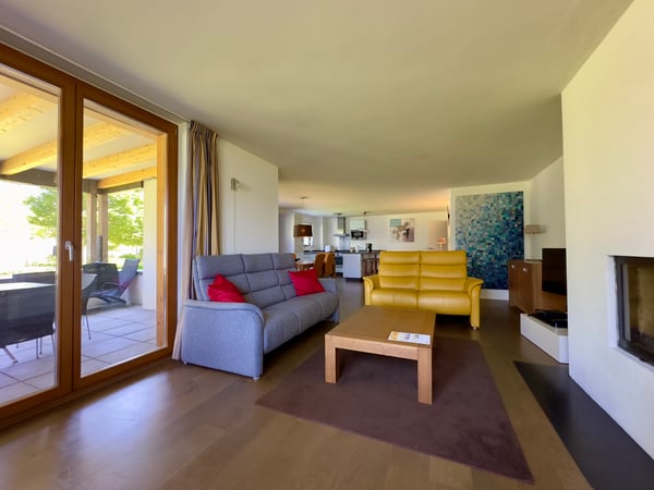 4.5-Zimmer Wohnung direkt am See mit Panoramablick - als Ferien- oder 10