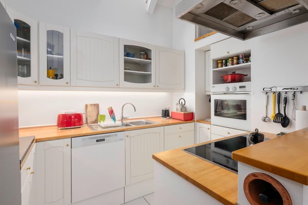 Dach-Maisonette plus Anteil Gewerbeeinheit 2