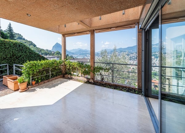 Un tocco di classe e modernità con vista lago 2