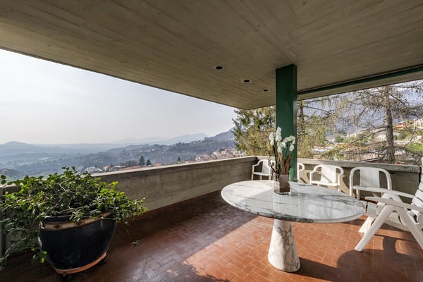 Moderne Villa mit Pool und eigenständiger Wohnung 10