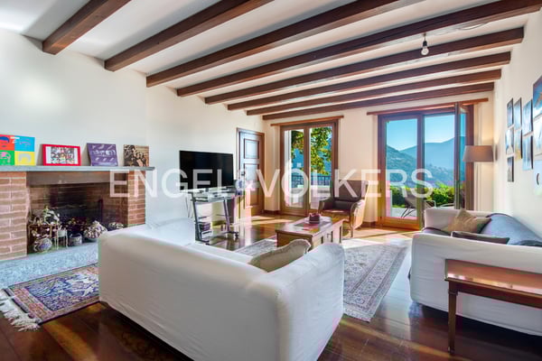 Prestigiosa villa con vista mozzafiato 12