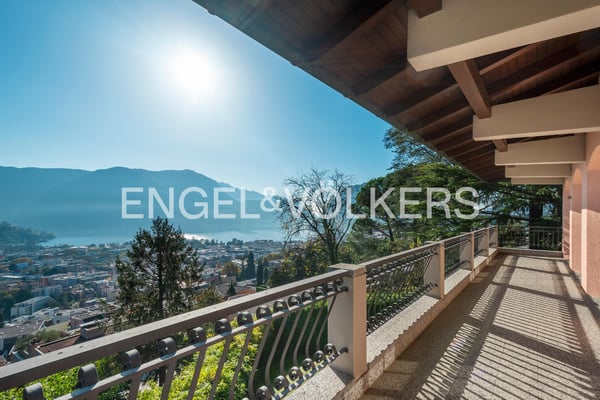 Prestigiosa villa con vista mozzafiato 1