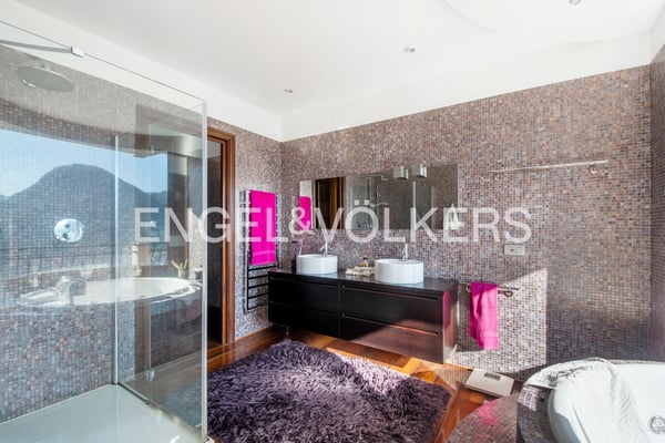 Prestigiosa villa con vista mozzafiato 8