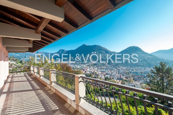 Prestigiosa villa con vista mozzafiato 5