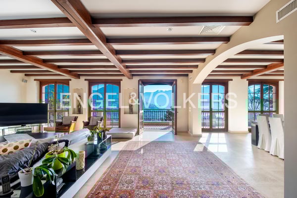 Prestigiosa villa con vista mozzafiato 3