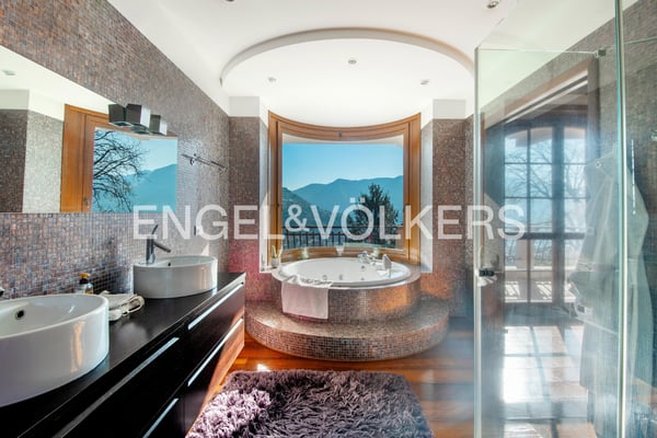 Prestigiosa villa con vista mozzafiato 9