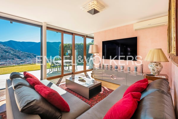 Prestigioso appartamento con giardino e vista lago 3