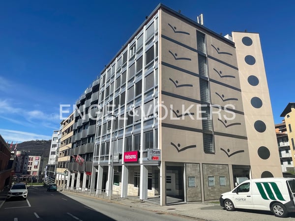 Palazzina per uffici e spazio commerciale 1