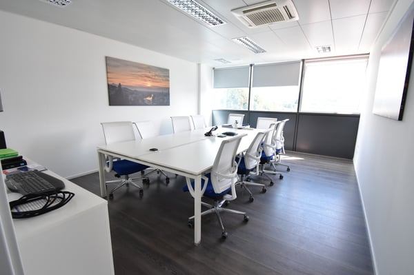 Büro von 540 m2 im 5. Stock mit Lift 8