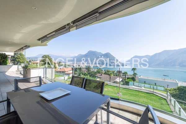 Design-Penthouse mit Panoramablick auf den See