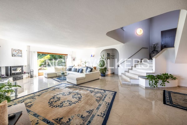 Accogliente villa con ampio giardino e vista lago 4