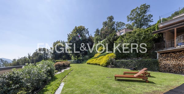 Accogliente villa con ampio giardino e vista lago 12