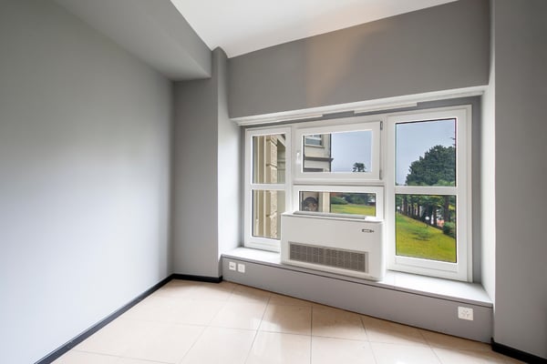 Ampio ufficio di prestigio con vista lago 10