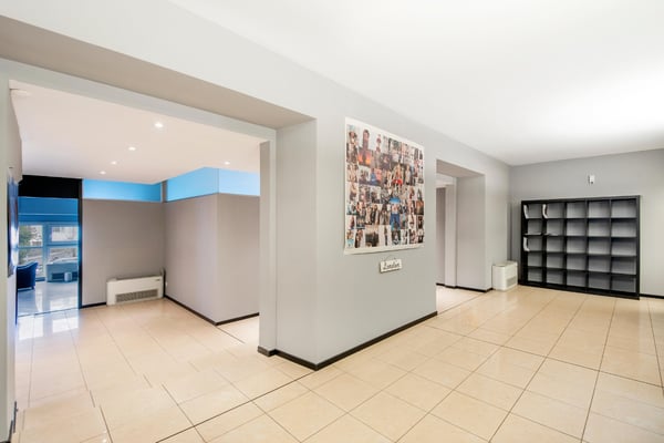 Ampio ufficio di prestigio con vista lago 5