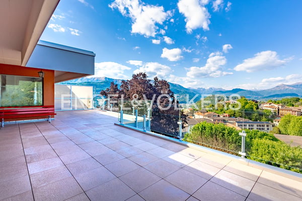 Oasi di pace con terrazzo e vista lago a Montagnola 6