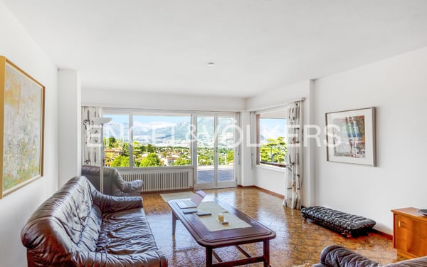 Oasi di pace con terrazzo e vista lago a Montagnola 4