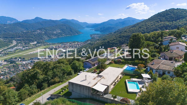 Raffinierte Villa mit Garten und exklus…