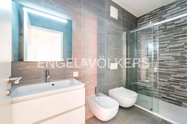 Renoviertes zentrales Duplex mit hellen Räumen 10