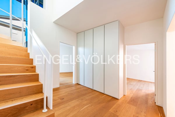 Renoviertes zentrales Duplex mit hellen Räumen 7