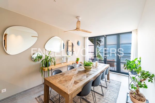 Prestigiose Eck-Reihenhausvilla mit Terrasse und Seeblick 9