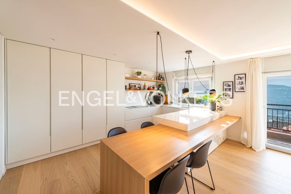 Prestigiose Eck-Reihenhausvilla mit Terrasse und Seeblick 8