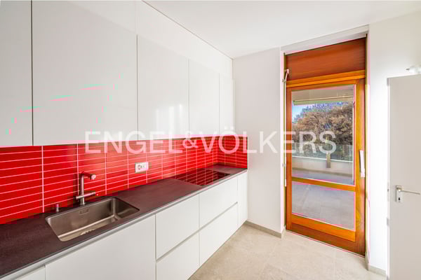 Helle Wohnung mit Terrasse und Seeblick 4