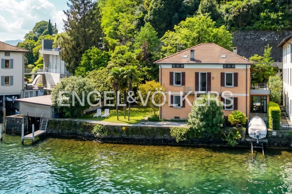 Villa direttamente a lago con darsena 8