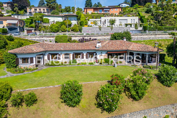 Villa esclusiva mediterranea con piscina e vista aperta 1