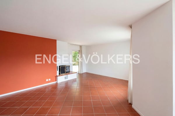 Appartamento con ampia terrazza e vista lago 4