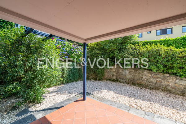 Appartamento con ampia terrazza e vista lago 7