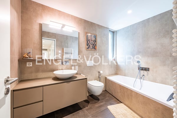 Design moderno immerso nella quiete 10
