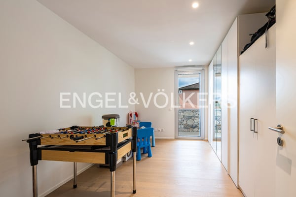 Design moderno immerso nella quiete 9