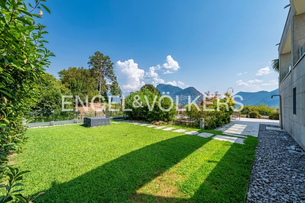 Esclusivo appartamento con giardino e vista lago 12