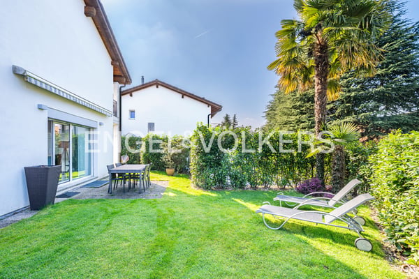 Casa familiare con giardino luminoso