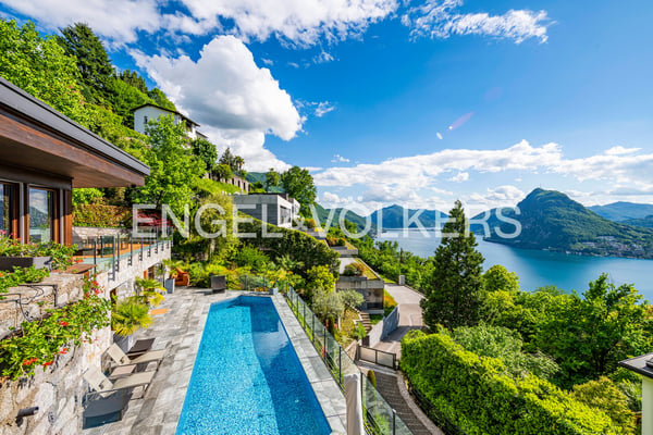 Esclusiva villa di design con vista lago e piscina
