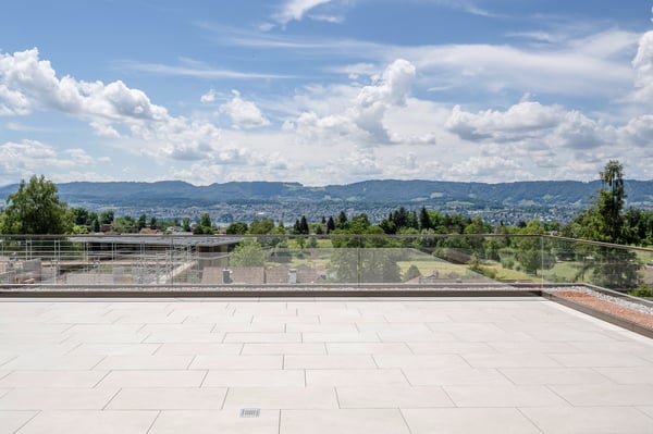 Exklusives Penthouse mit Dachterrasse & Panoramablick auf See & Berge 6