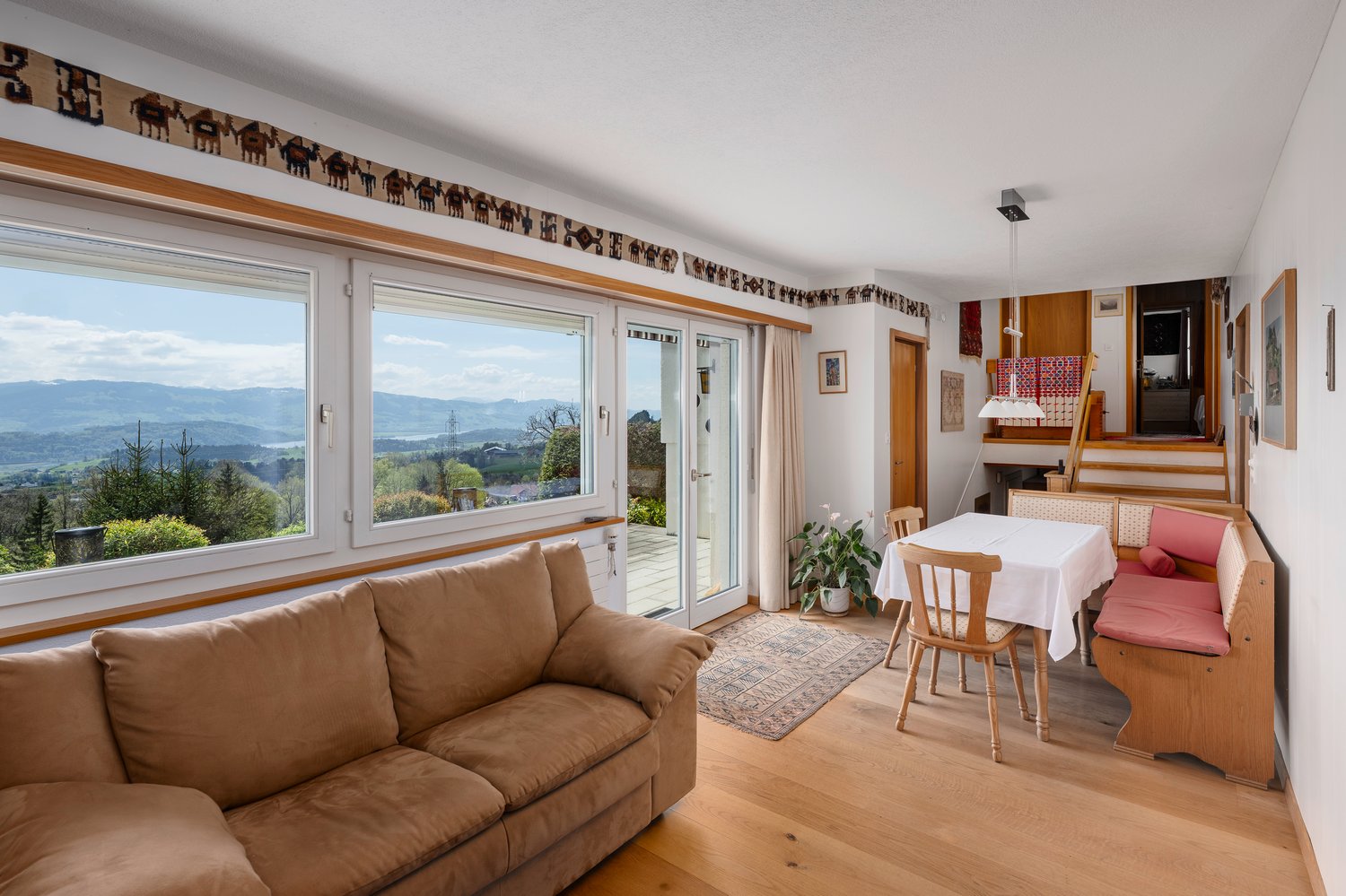 Immobilie in Eschenbach Sg - Familienglück mit Weitblick & aussergewöhnlichem Potenzial - Bild 2