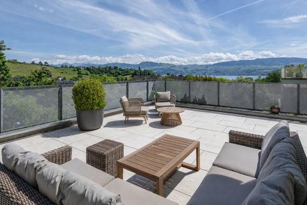 Hausfeeling mit Weit- und Seesicht 1