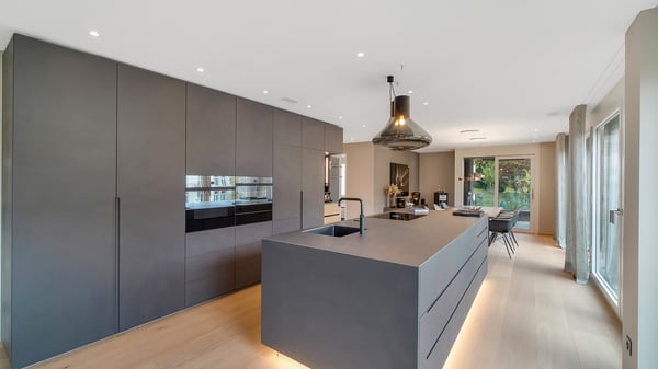 Möblierte Design Wohnung in Toplage 7