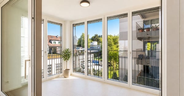 Neuwertig, modern, mit Balkon und Wintergarten 2