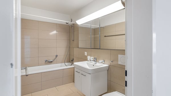 Helle 5.5-Zimmer-Wohnung mit Südwest-Balkon und Blick ins Grüne 6
