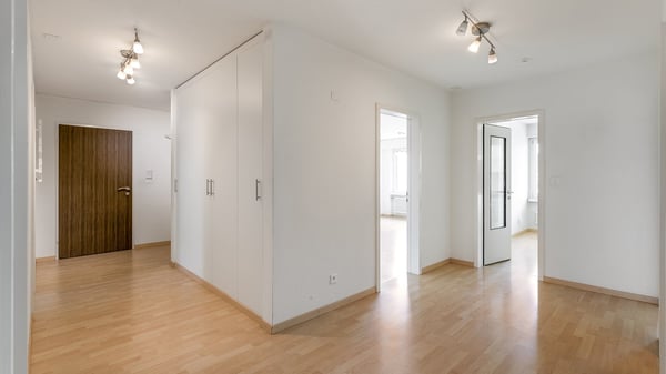 Helle 5.5-Zimmer-Wohnung mit Südwest-Balkon und Blick ins Grüne 4
