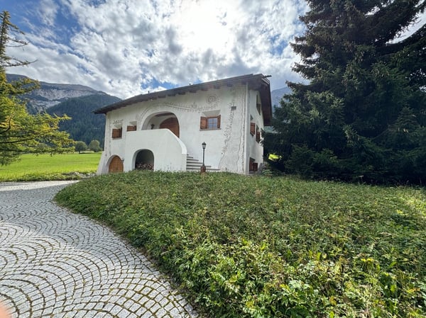 Schönes alleinstehendes 1.5-Zimmer-Engadinerhaus im Münstertal 1