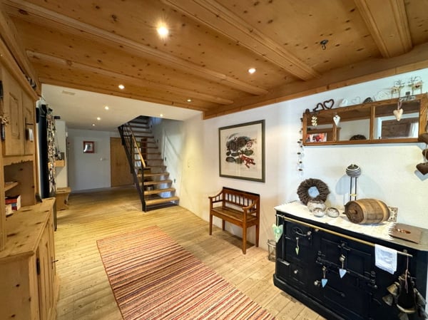 Traumhaftes Engadinerhaus im Herzen von Sent mit 3 Ferienwohnungen im 2