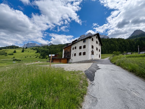 Schlossblick inklusive: Historisches Juwel in Tarasps bester Lage 9