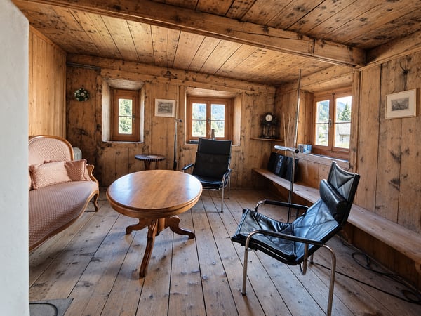 Ein Stück Engadiner Geschichte - historisches Wohnhaus mit Stallgebäud 2