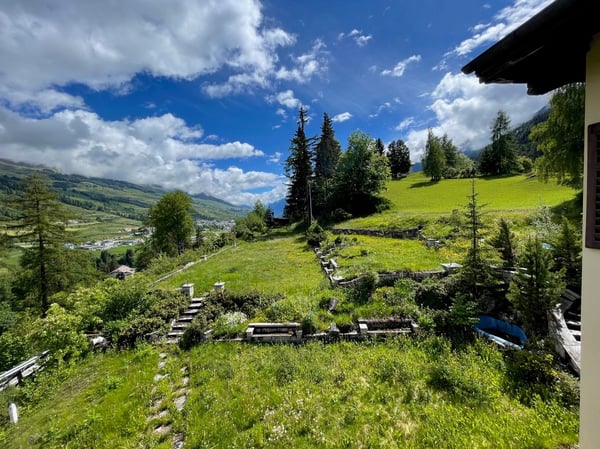 Stillgelegtes Golf-Garten-Hotel an traumhafter Lage in Scuol-Vulpera-T 2