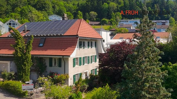 Seit 1800: Charakterstarkes Refugium mit 810 m² Garten & Quelle 2