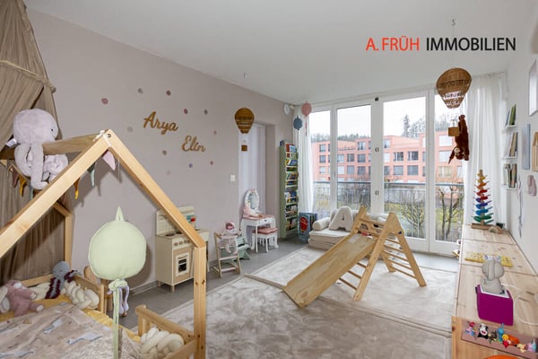 Maisonettewohnung mit Stil: Modernes Wohnkonzept und sonnige Balkone 9