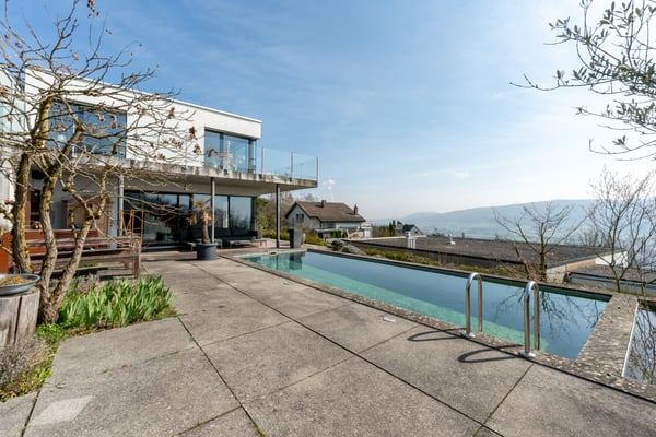 Modernes Design-Haus mit Loft-Pavillon und Pool 1